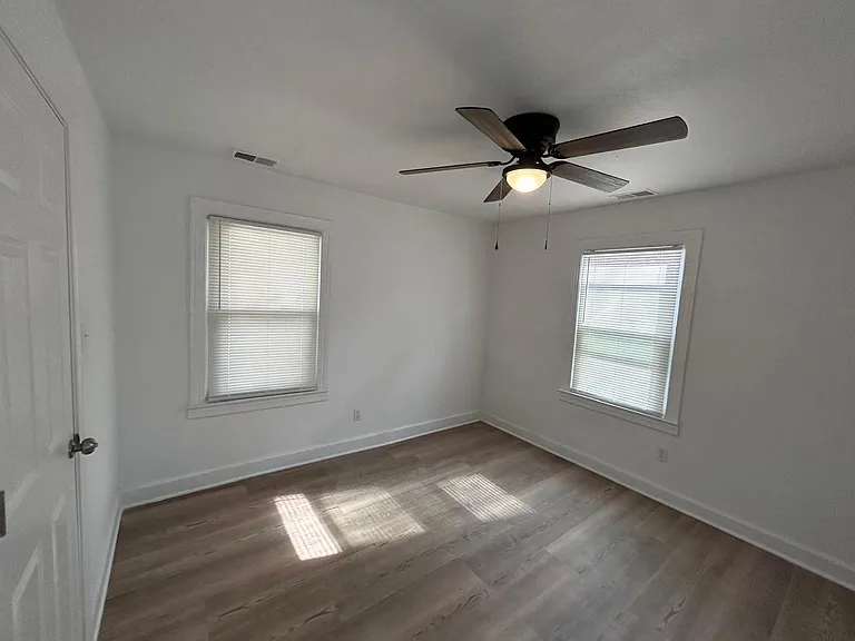 2916 Portland Ave #4 — Photo 4