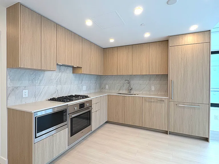 626 Claremont St #810 — Photo 3