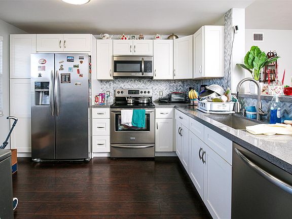 2nd image of 2802 Victoria Way #C4