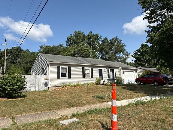 3rd image of 2146 Daylor Dr NE