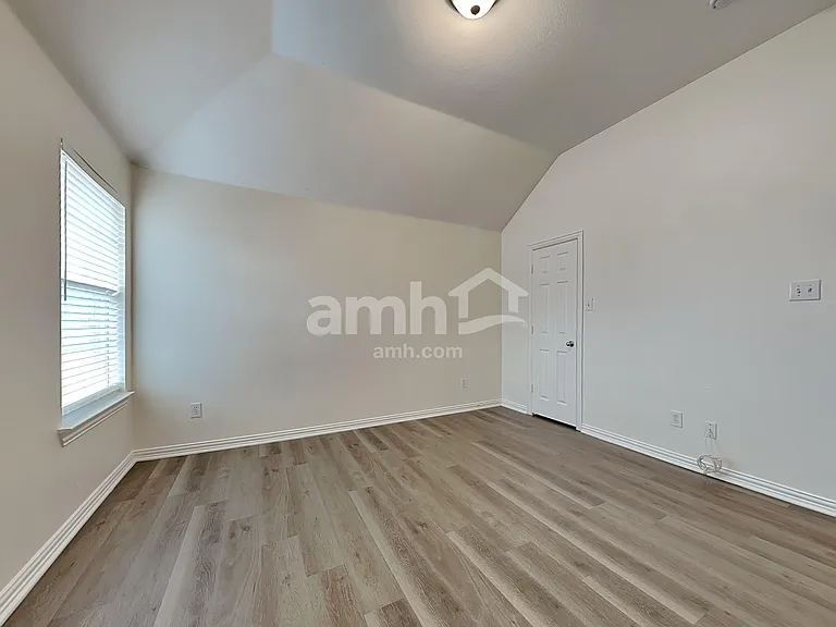8001 Amesbury Ln — Photo 21