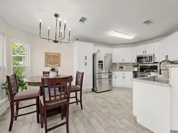 43234 N Henderson Ave, Prairieville, LA 70769