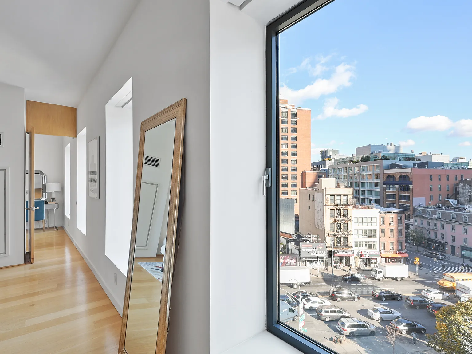 1 York Street — Photo 4