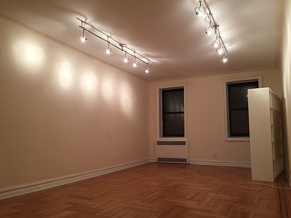2nd image of 45 Hawthorne St APT 1D