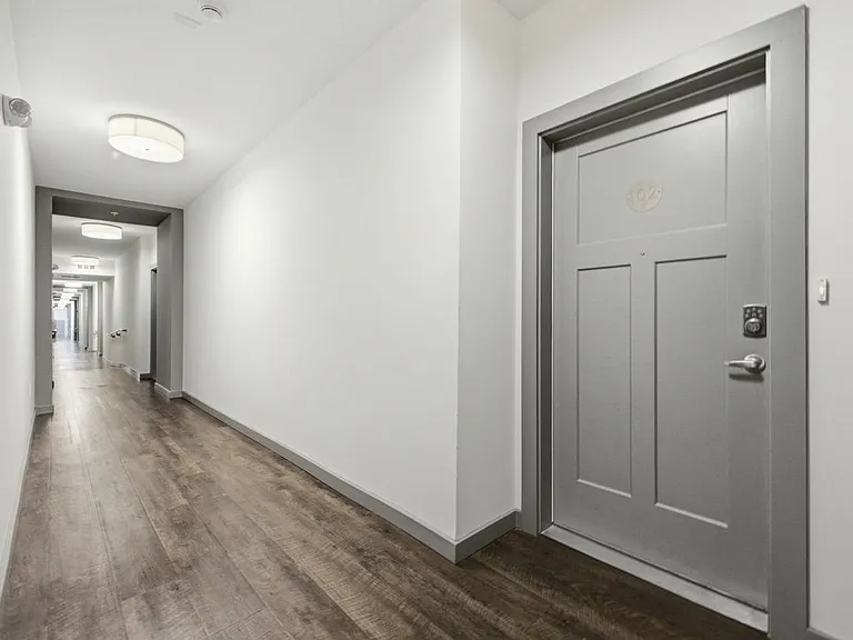 782 Riverfront Pkwy #102 — Photo 3