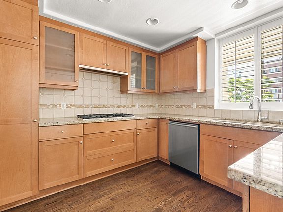 5th image of 5831 Seawalk Dr Unit 133