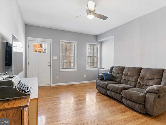 2nd image of 332 Emily St