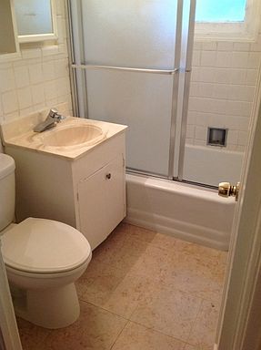 3rd image of 4912 E Illinois Ave