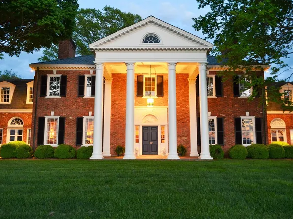 99 Bloomfield Rd, Charlottesville, VA 22903