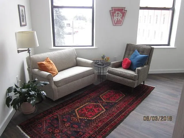 1 bed, 400 sqft, $1,380 — Photo 2