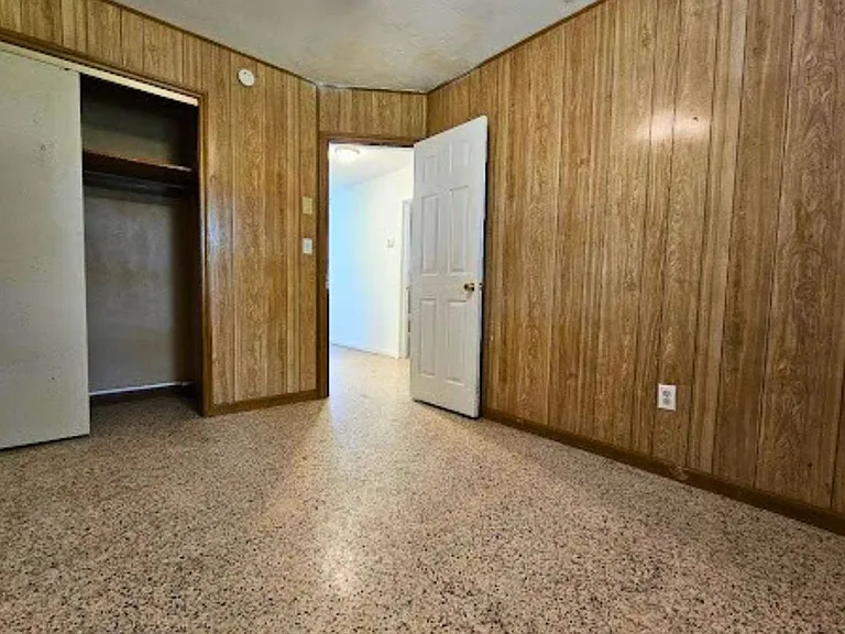 1216 E Myrtle St — Photo 13