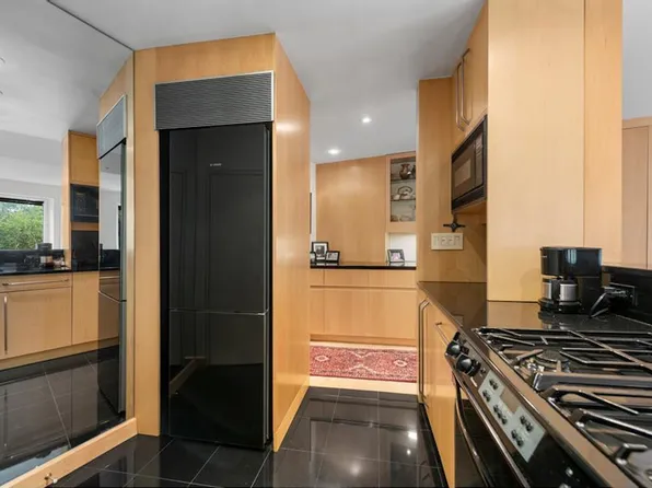 870 5th Avenue image 9 of 13