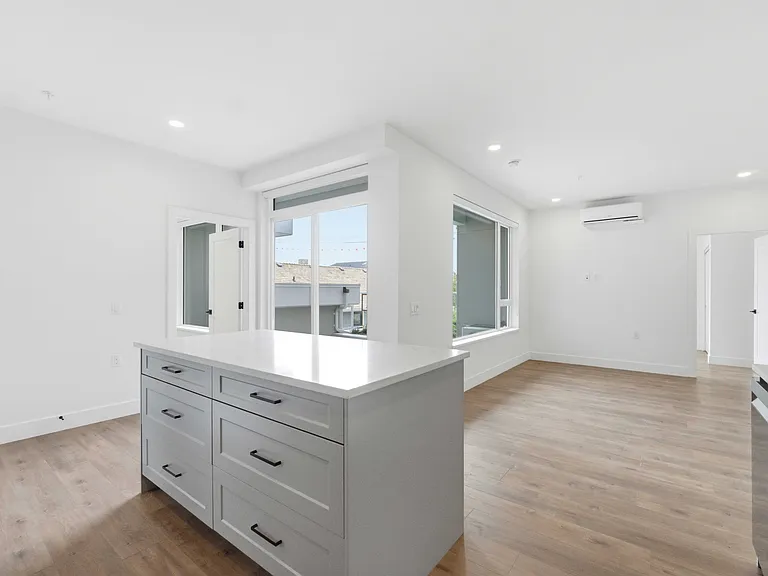 17783 56a Ave #D261 — Photo 4