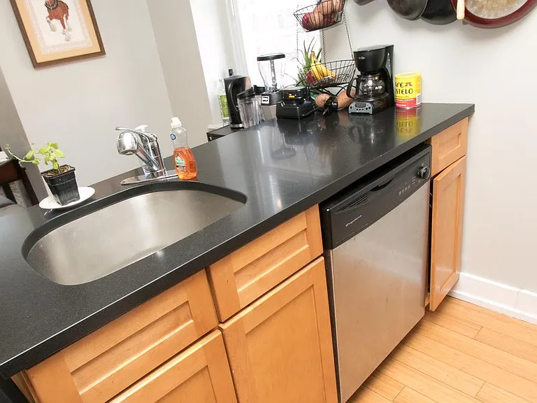 2351 Christian St #D — Photo 10
