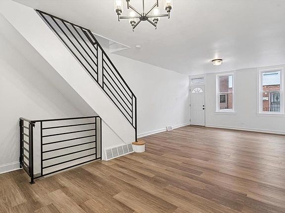 3rd image of 365 Daly St