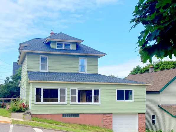 206 Quincy St, Houghton, MI 49931