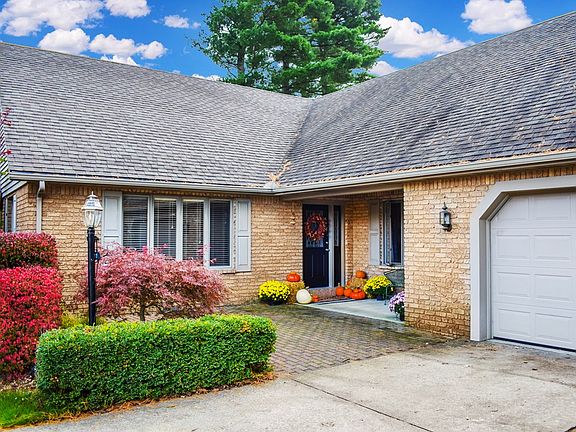 3rd image of 1305 Royal Oak Trl