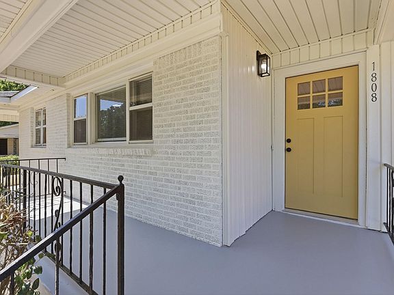 2nd image of 1808 Bishop St