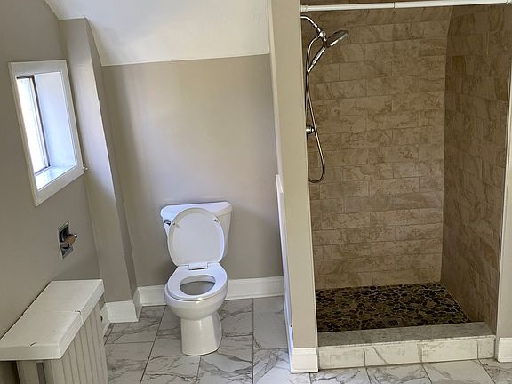 5th image of 308 S Hyde Park Ave APT 2