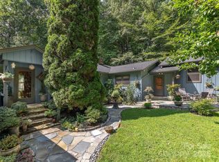 232 Hidden Cove Ln, Hendersonville, NC 28739