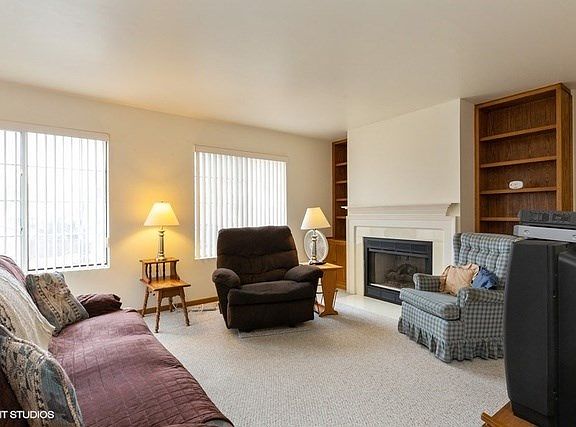 2nd image of 2268 Valley Creek Dr
