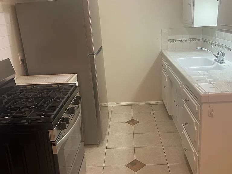 737 E Pine St #11 — Photo 7