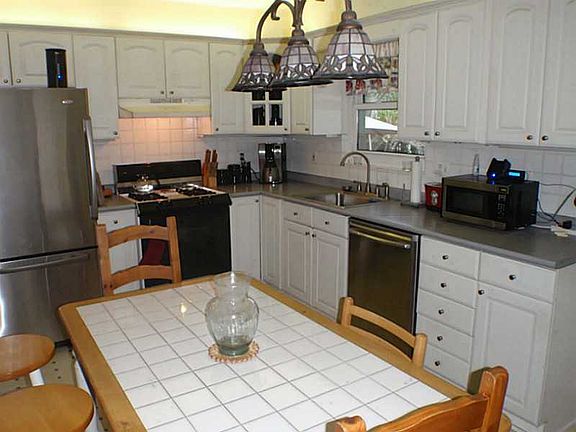 2nd image of 208 Carlisle Dr