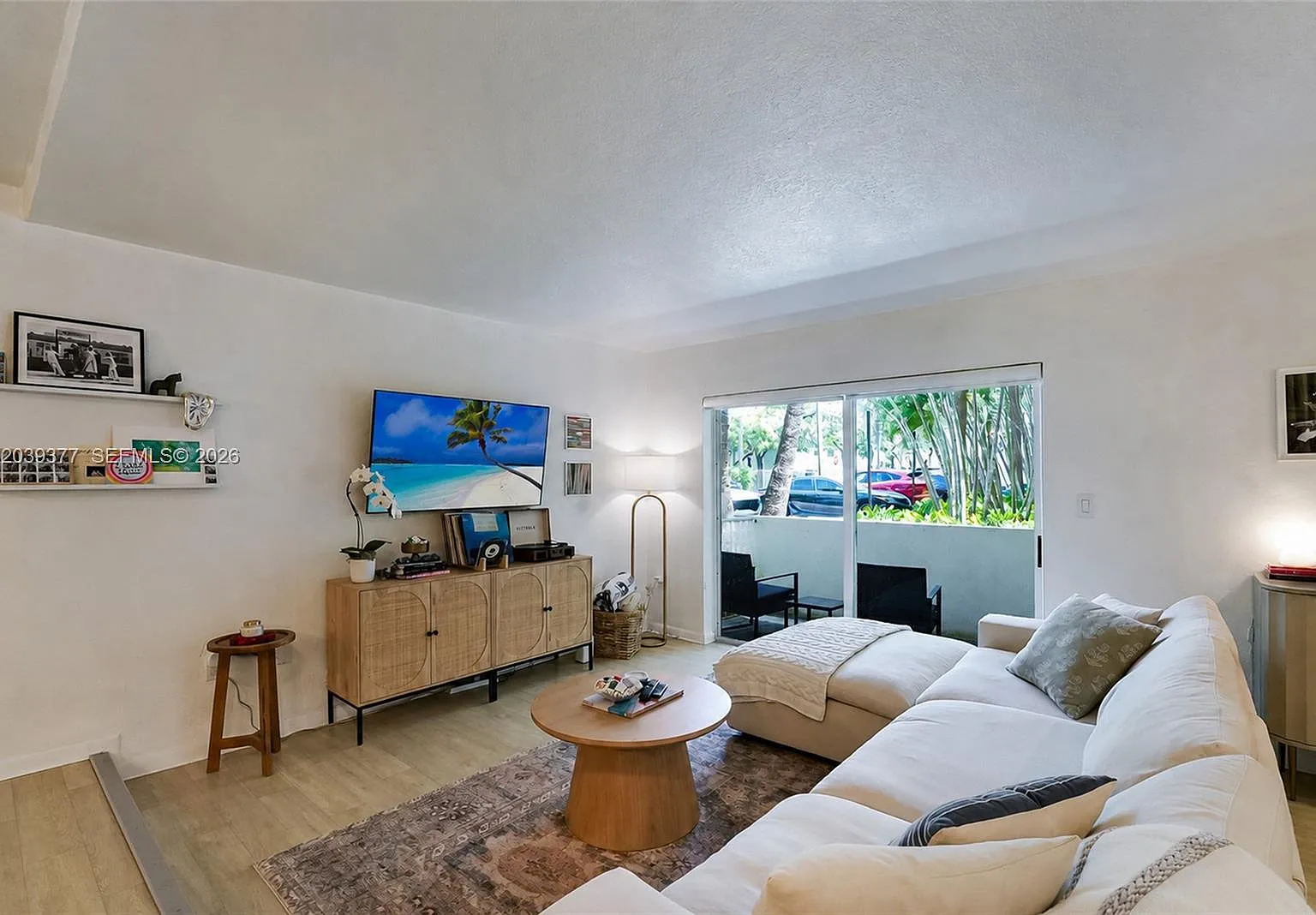 Palms Of Pinecrest Condo — Photo 2