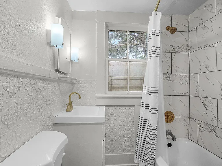 2221 Harden St — Photo 21