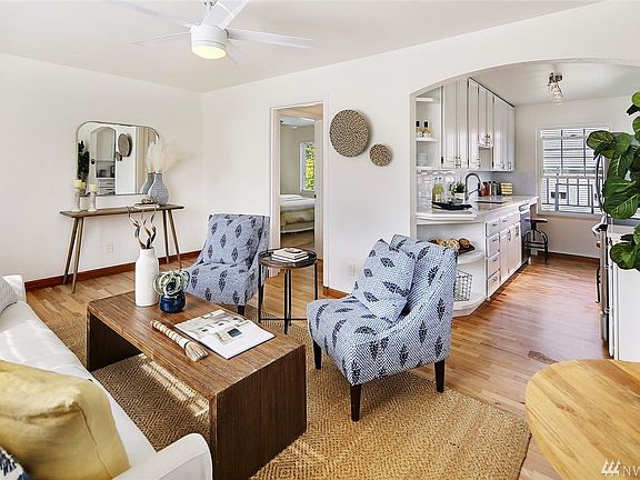 4th image of 7866 Green Lake Dr N APT 3