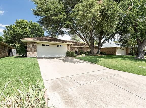2nd image of 4816 Alicia Dr