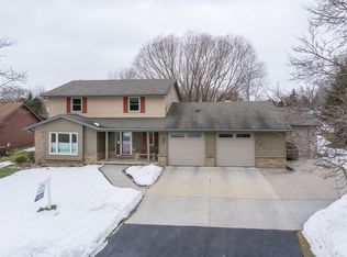 3303 N Blueridge Dr, Appleton, WI 54914