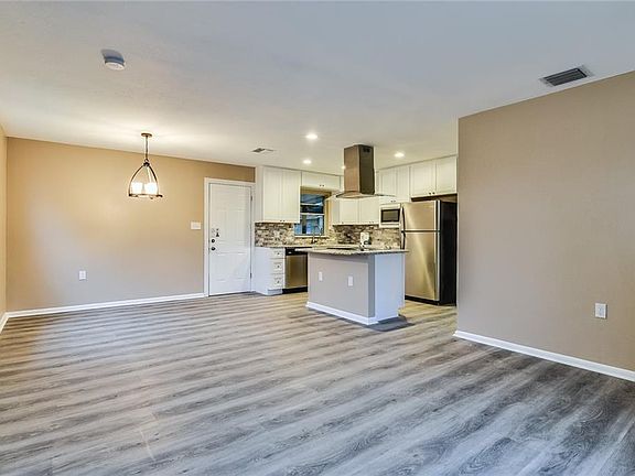 3rd image of 1226 Kozart St