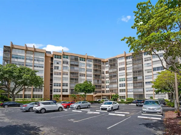 1000 Saint Charles Pl APT 208, Hollywood, FL 33026