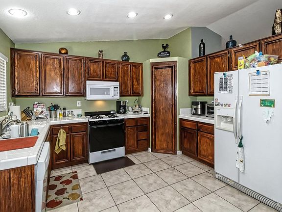 3rd image of 12526 Lucero Dr