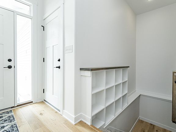 4th image of 1812 Brandt Dr NE