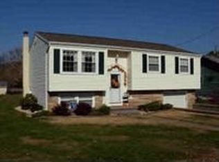 403 N 2nd Ave, Paden City, WV 26159