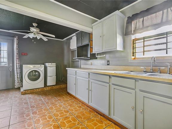 5th image of 8820 Willow St