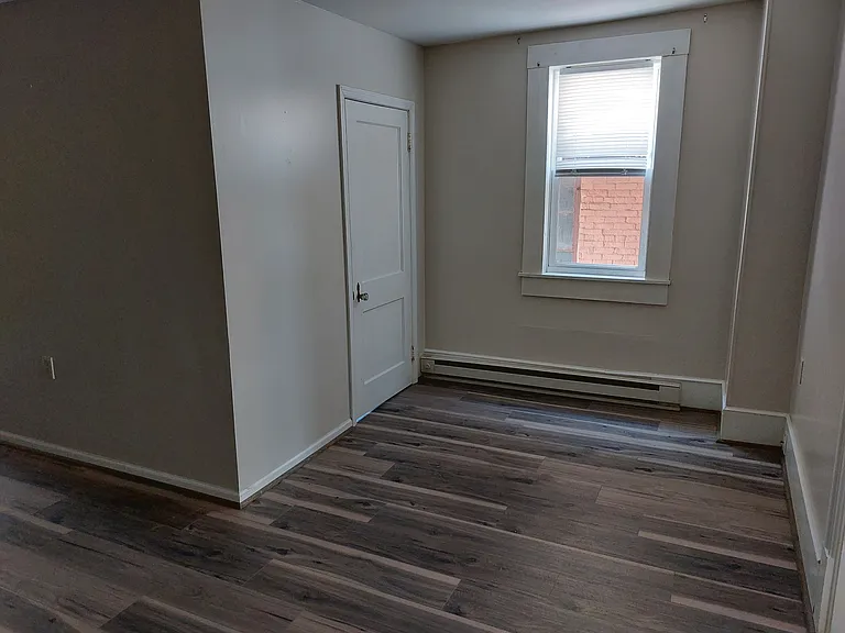 209 Lincoln Way E — Photo 6