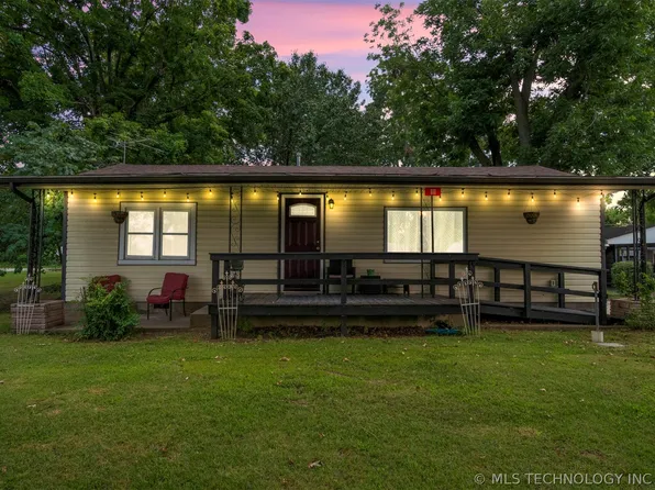 111 W Church Ave, Fairland, OK 74343