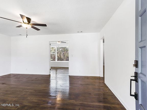 3rd image of 1425 SOMERVILLE Road