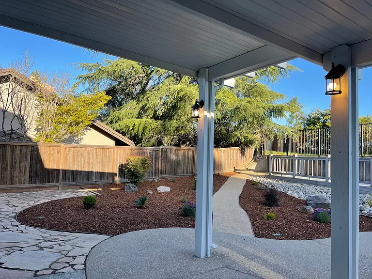 2254 Lake Crest Ct — Photo 25