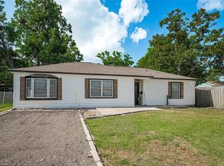 1308 W Dumble St, Alvin, TX 77511