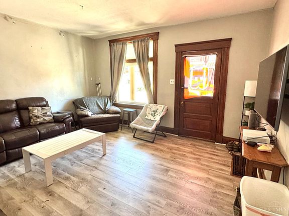 5th image of 461 Warner St