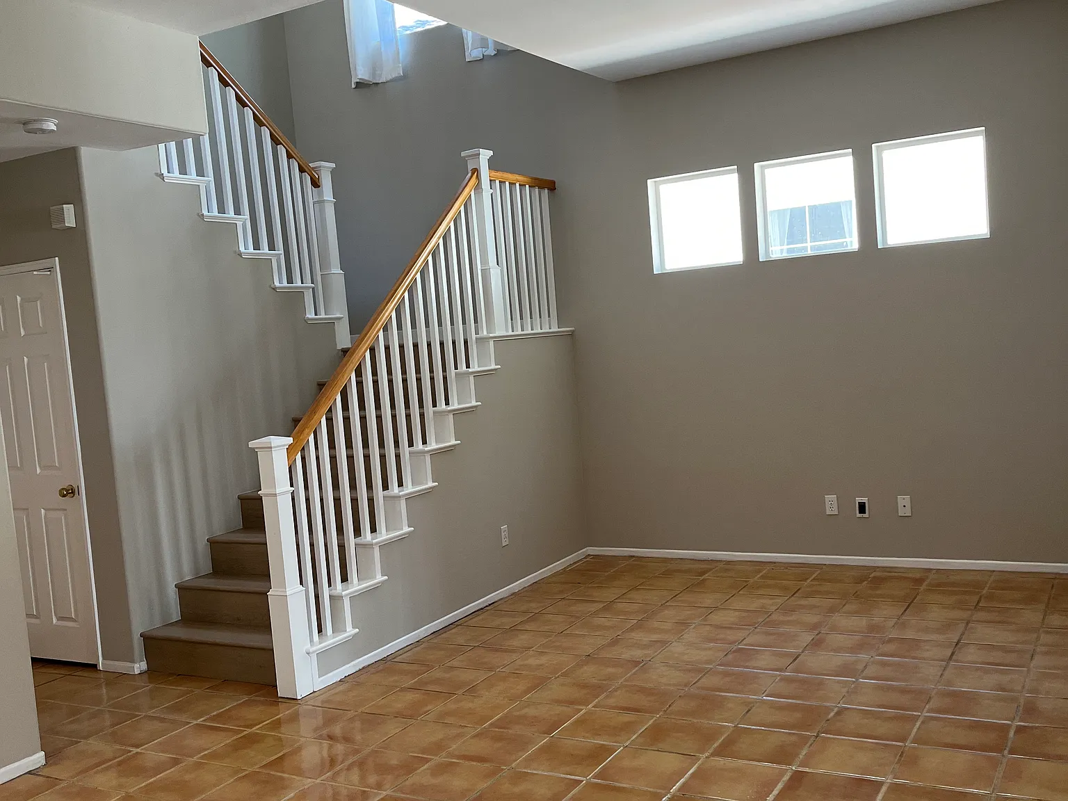 3 bed, 1831 sqft, $4,100 — Photo 2