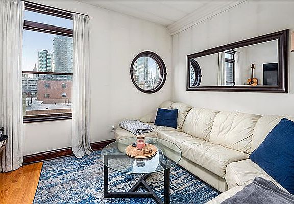 5th image of 47-07 Vernon Blvd #3F