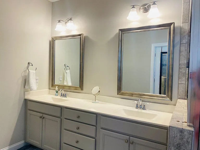 124 Tree Hill Ln — Photo 11