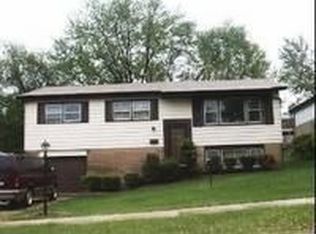 9049 Beechnut Rd, Hickory Hills, IL 60457