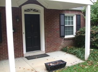 11 Hawthorn Hl, Louisville, KY 40204