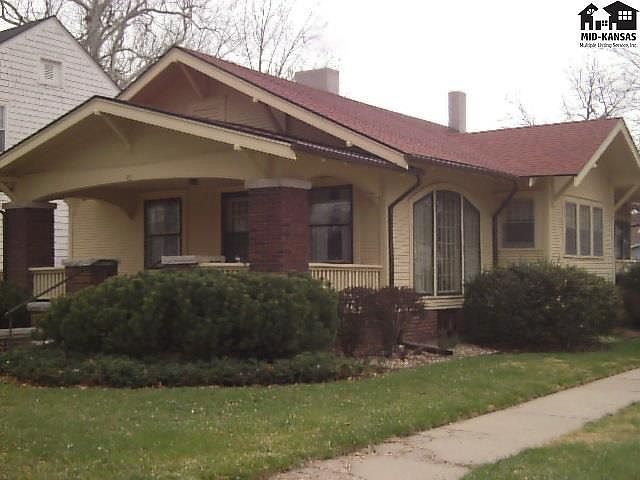 1st image of 25 W 19th Ave